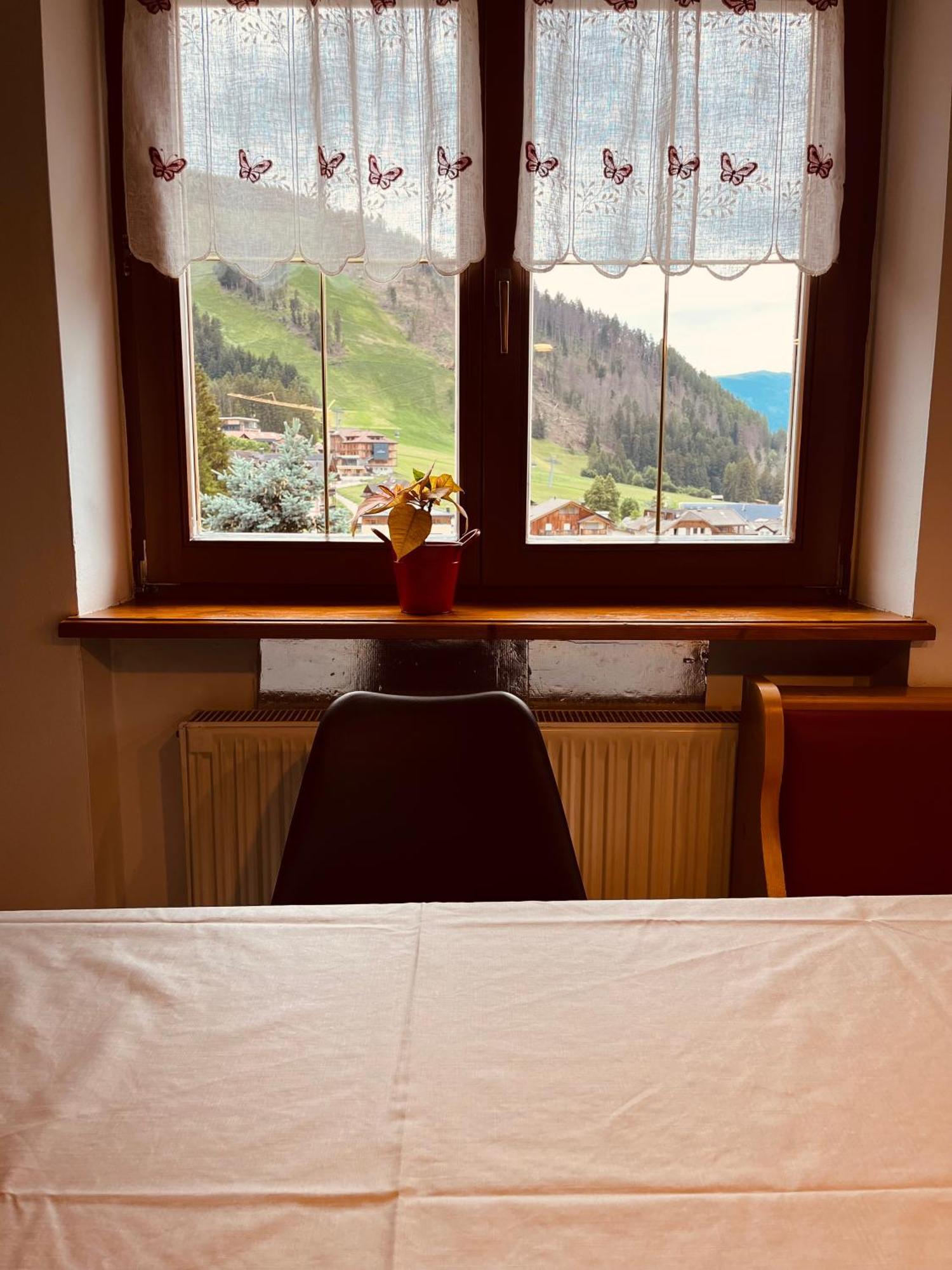 Ciasa Fam Comploi Apartman San Vigilio Di Marebbe Kültér fotó